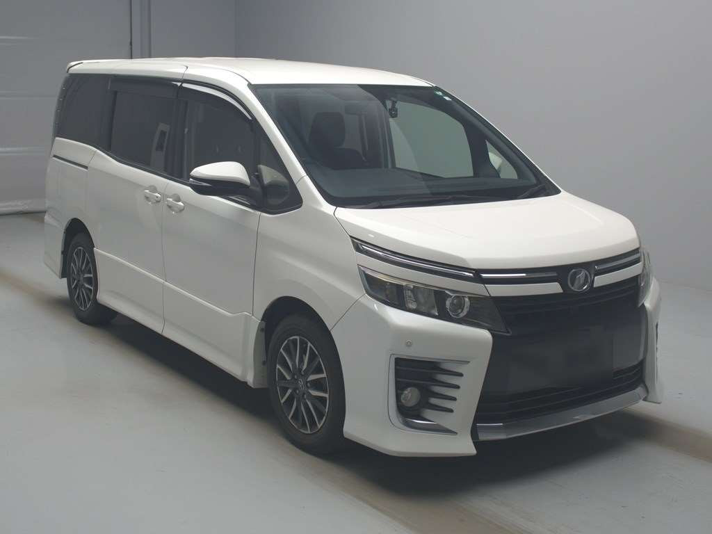 2014 Toyota Voxy ZRR80W[2]