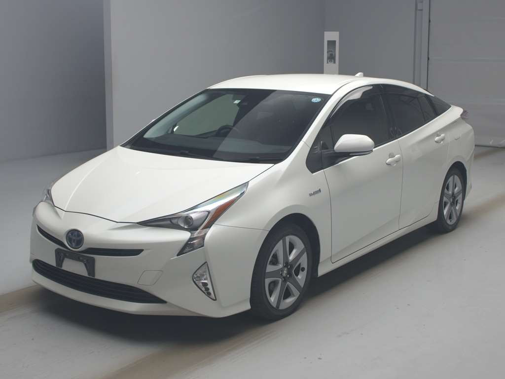 2017 Toyota Prius ZVW50[0]