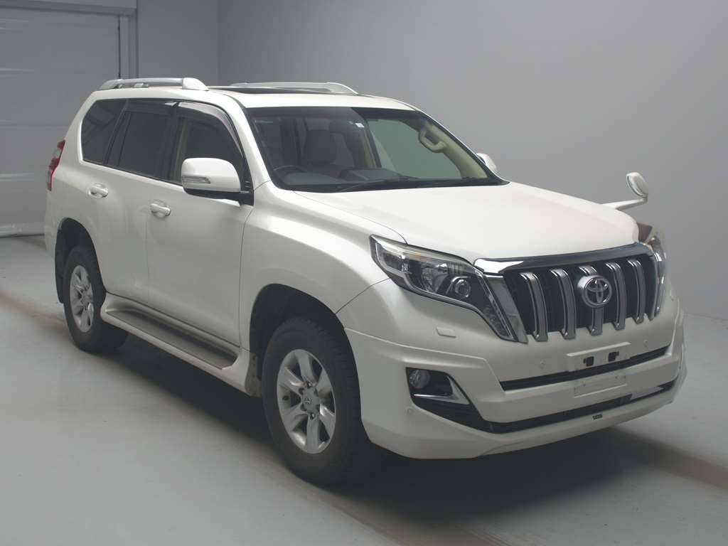 2016 Toyota Land Cruiser Prado TRJ150W[2]