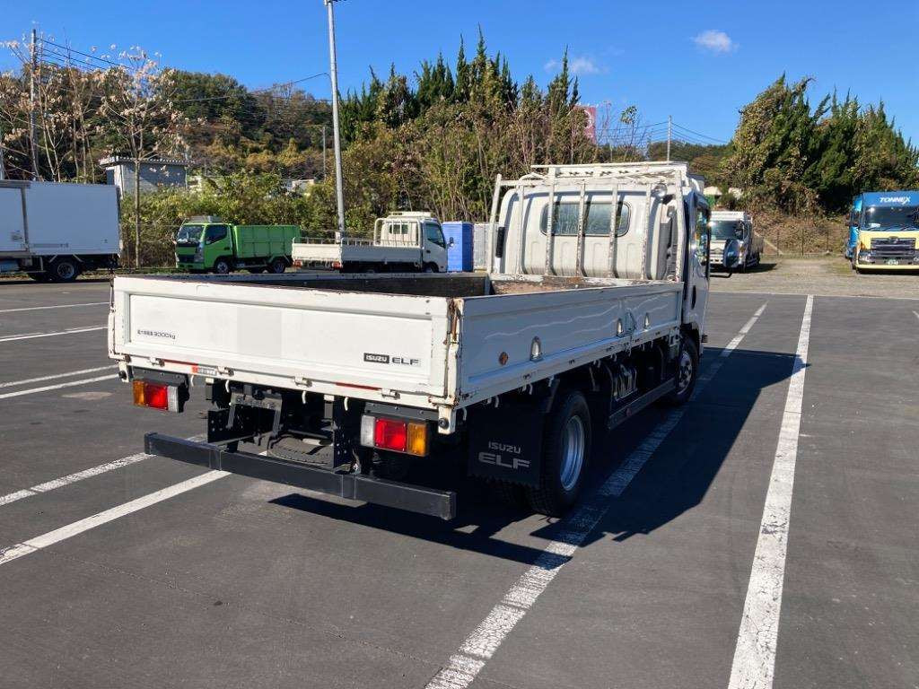 2015 Isuzu Elf Truck NPR85AR[1]