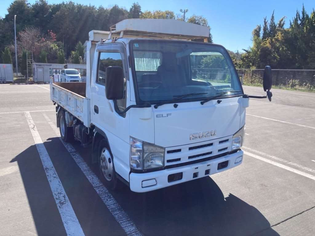 2009 Isuzu Elf Truck NKR85AD[2]