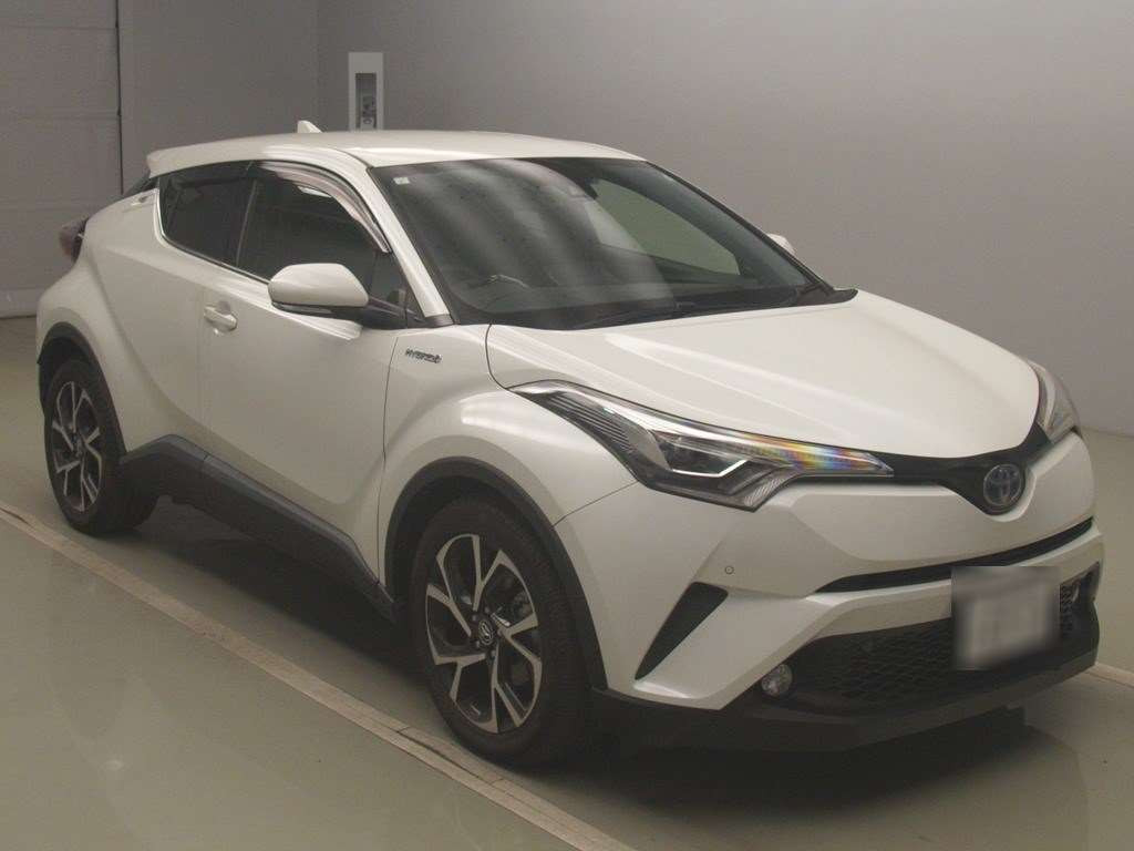 2017 Toyota C-HR ZYX10[2]