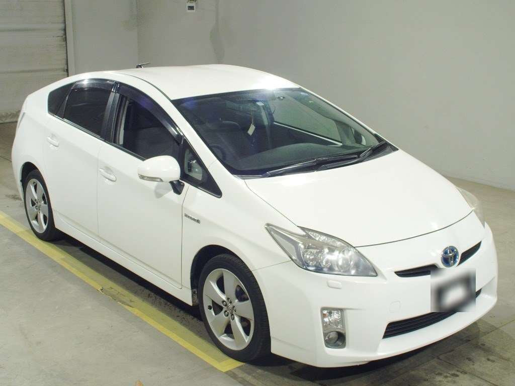 2011 Toyota Prius ZVW30[2]