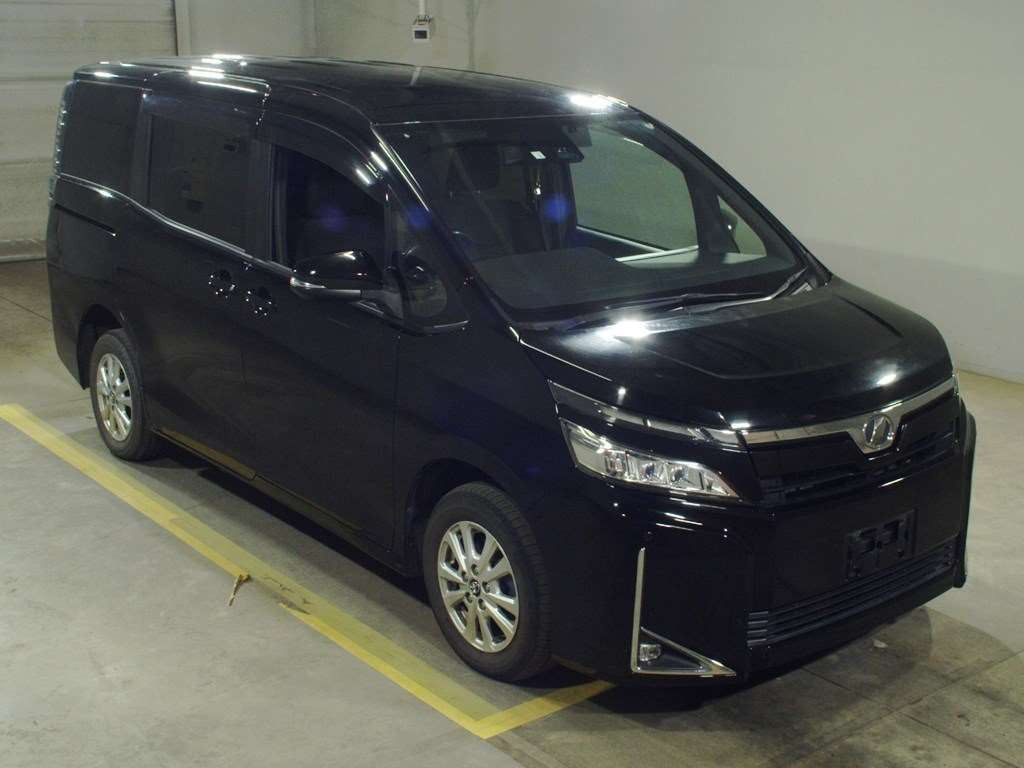 2018 Toyota Voxy ZRR85G[2]