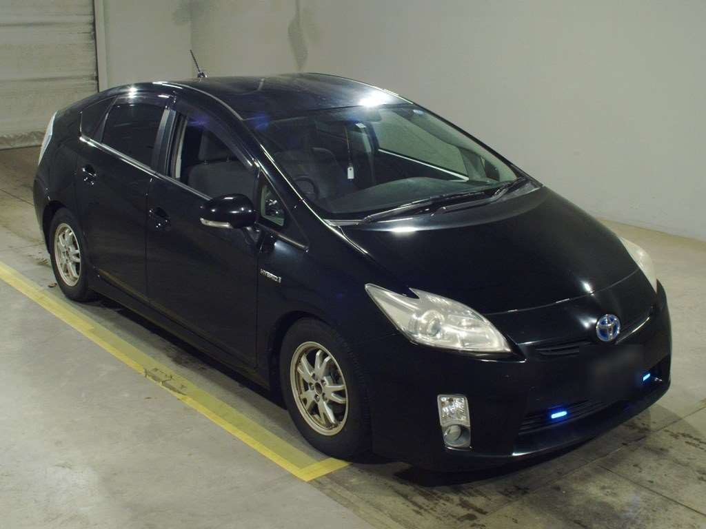 2011 Toyota Prius ZVW30[2]