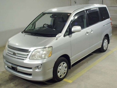 2006 Toyota Noah