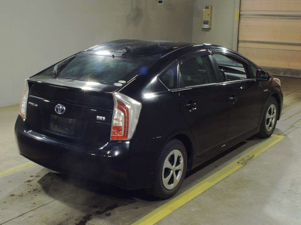 2013 Toyota Prius ZVW30[1]