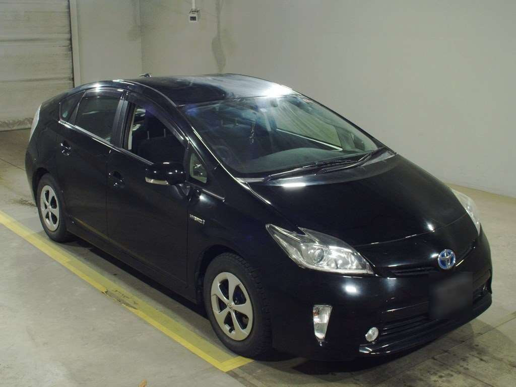 2013 Toyota Prius ZVW30[2]