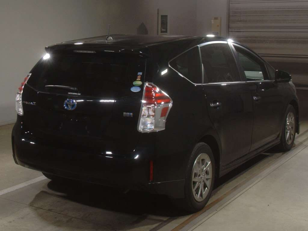 2020 Toyota Prius alpha ZVW41W[1]