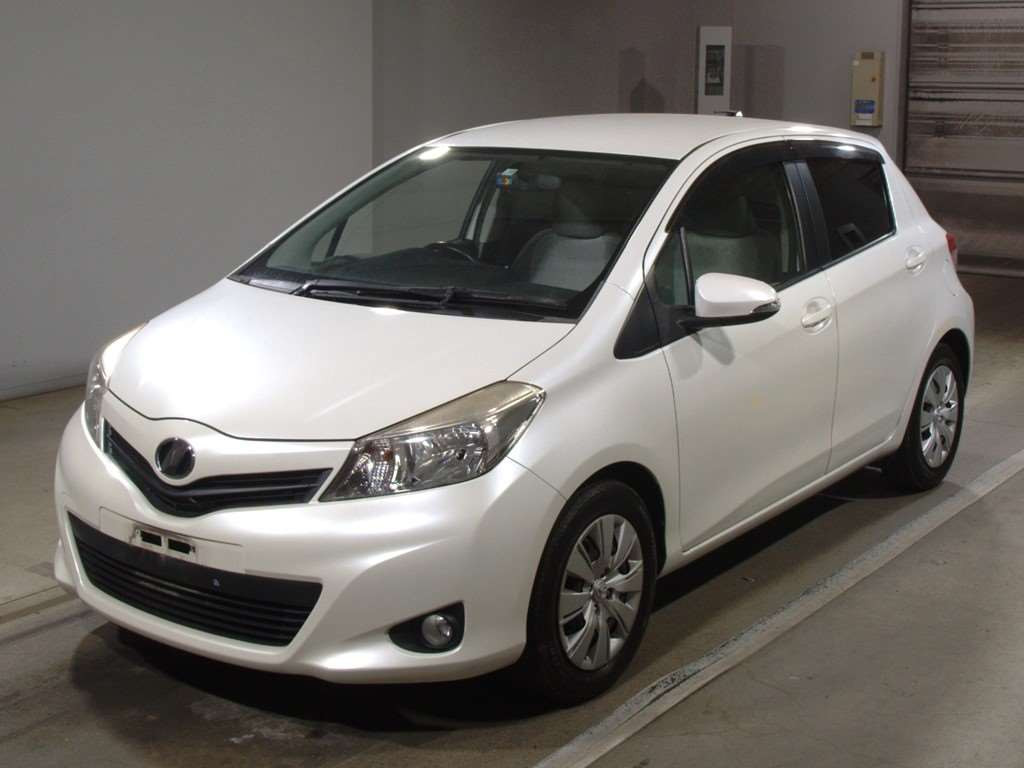 2011 Toyota Vitz NSP130[0]