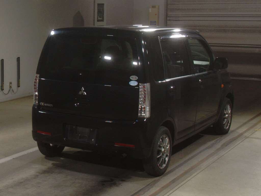 2010 Mitsubishi eK Wagon H82W[1]