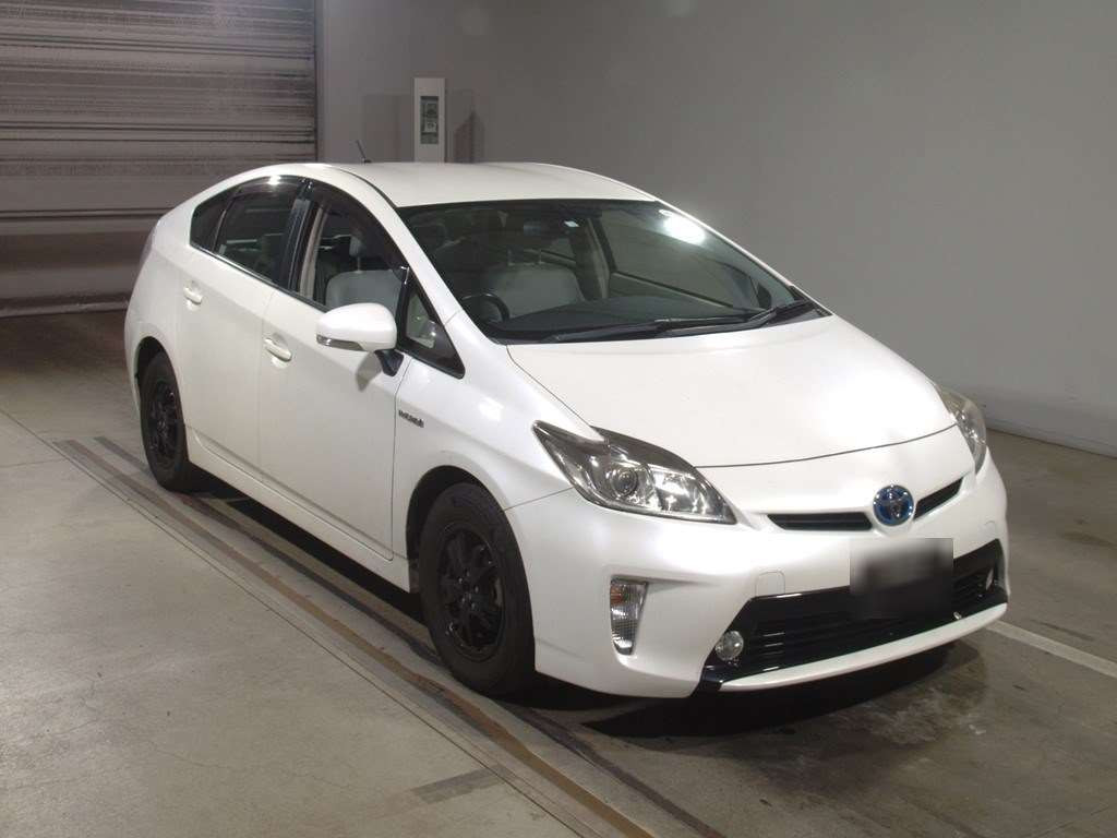 2014 Toyota Prius ZVW30[2]