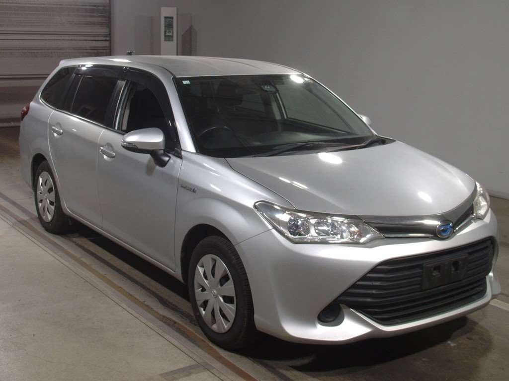 2016 Toyota Corolla Fielder NKE165G[2]