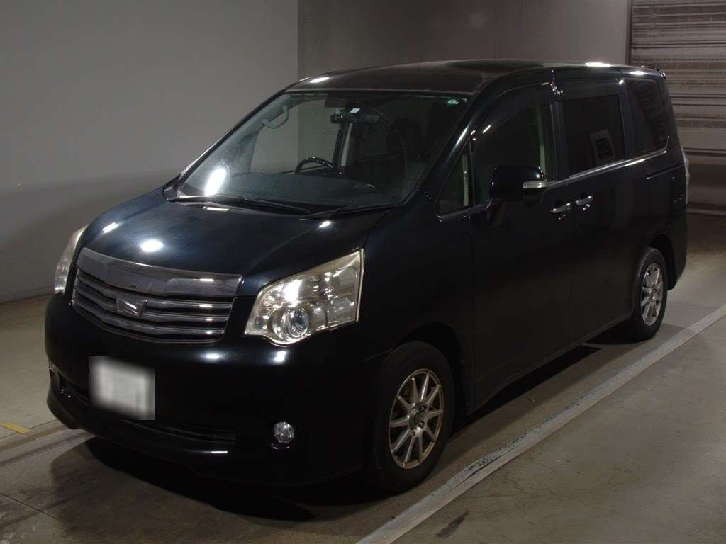 2013 Toyota Noah ZRR70G[0]