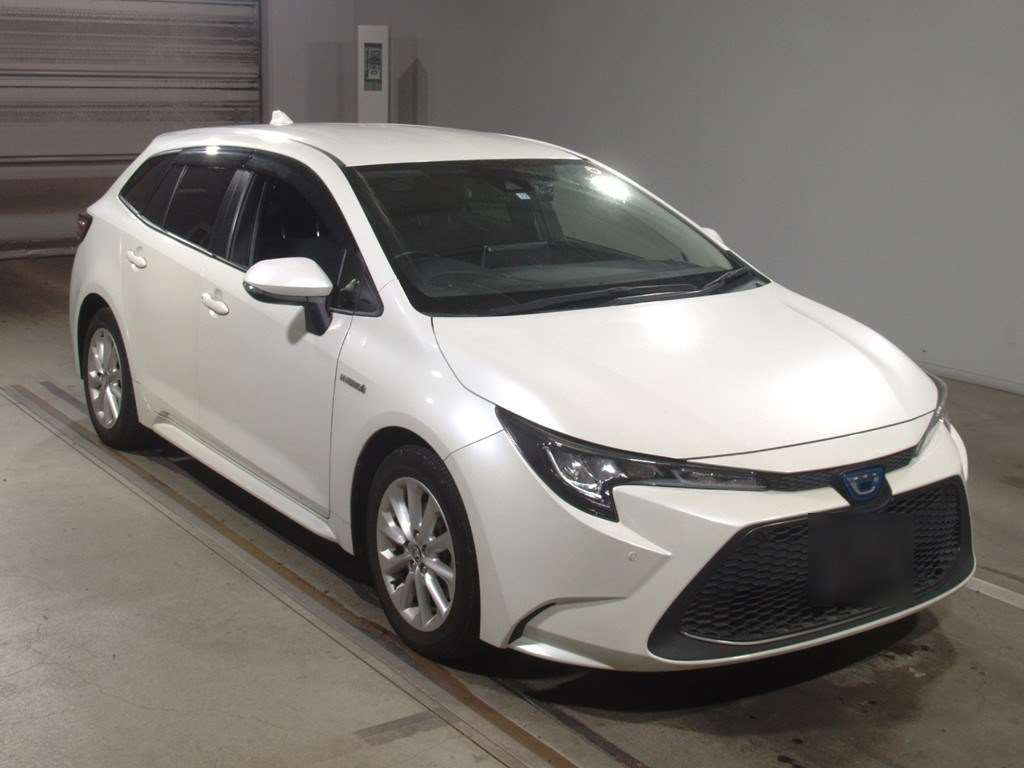 2019 Toyota Corolla Touring Wagon ZWE211W[2]