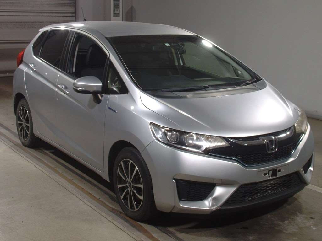 2016 Honda Fit Hybrid GP5[2]