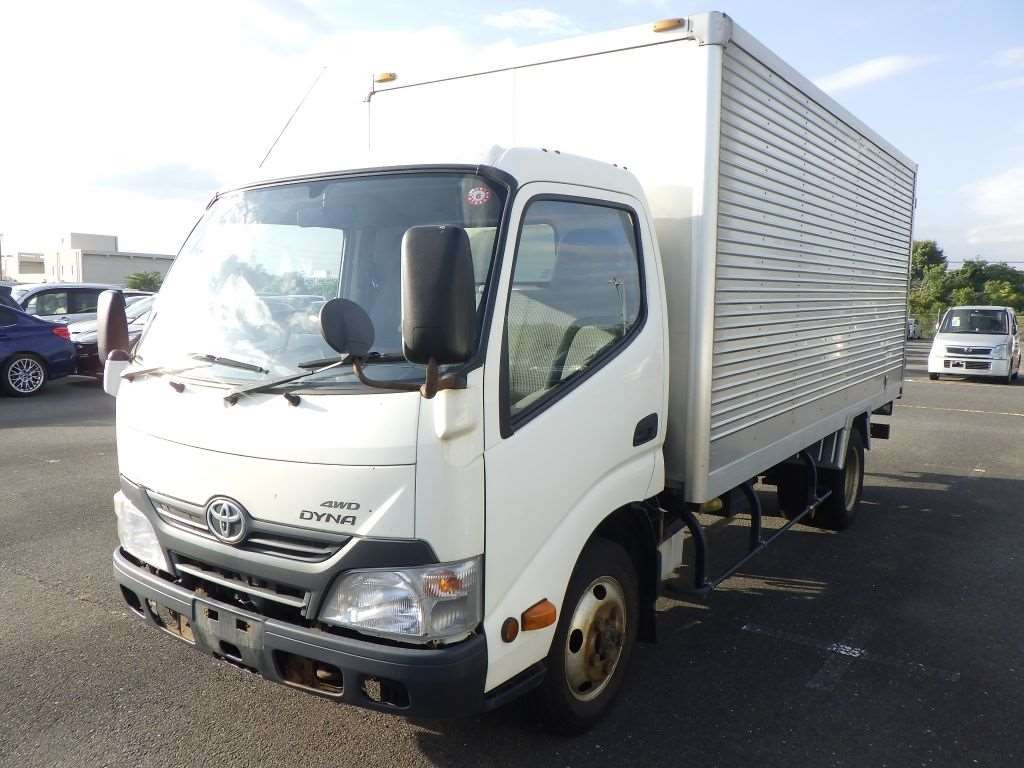 2013 Toyota Dyna Truck XZU695[0]