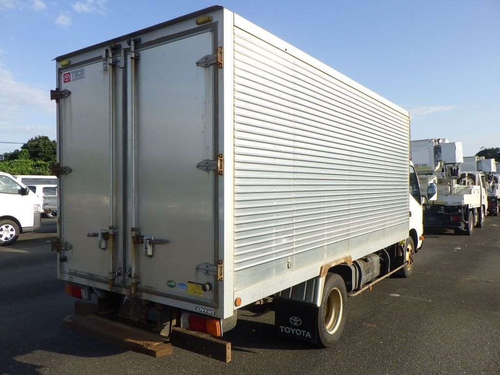 2013 Toyota Dyna Truck XZU695[1]