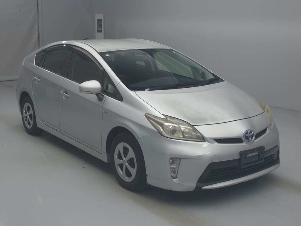 2012 Toyota Prius ZVW30[2]