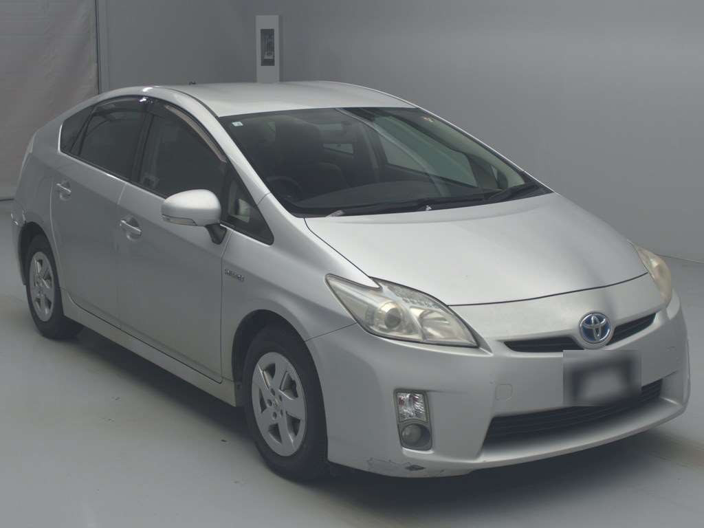 2010 Toyota Prius ZVW30[2]