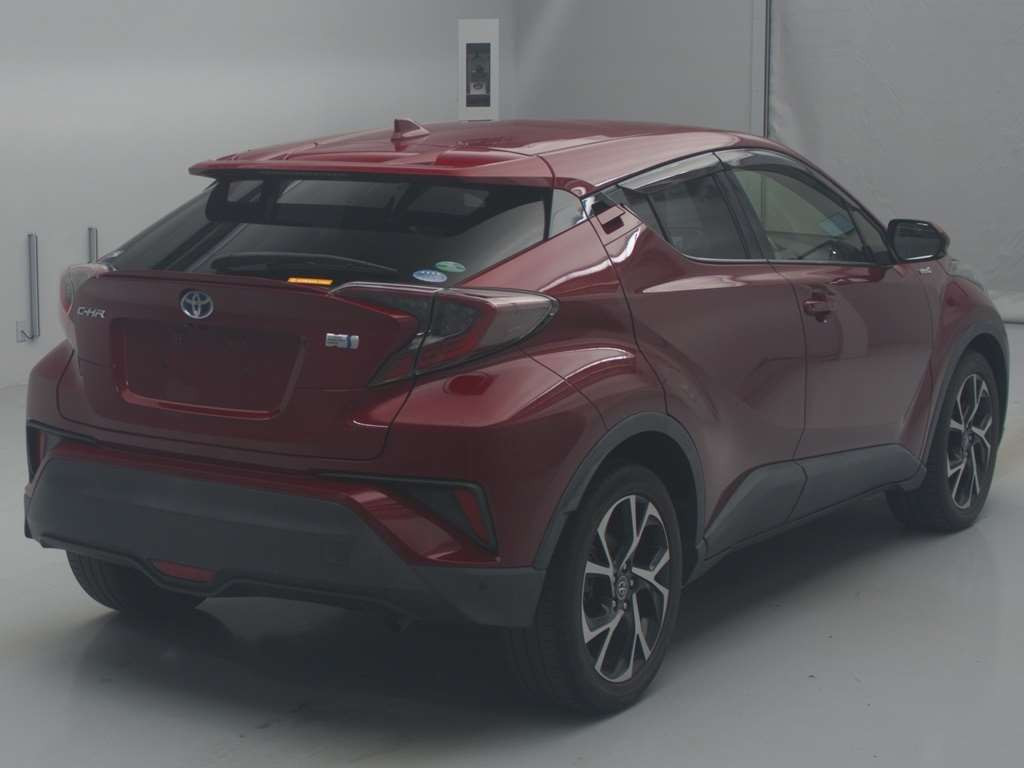 2017 Toyota C-HR ZYX10[1]