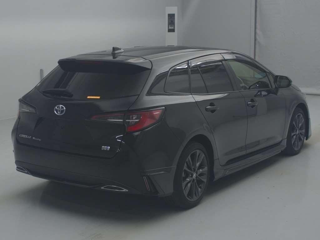 2020 Toyota Corolla Touring Wagon ZWE211W[1]