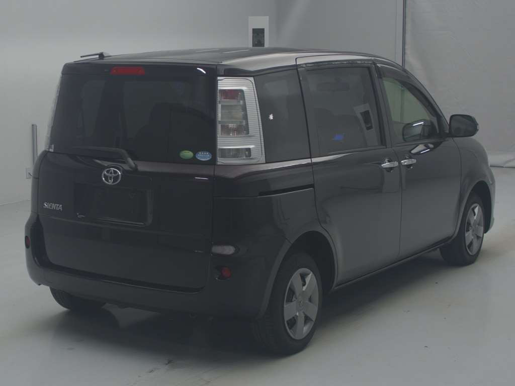 2013 Toyota Sienta NCP81G[1]