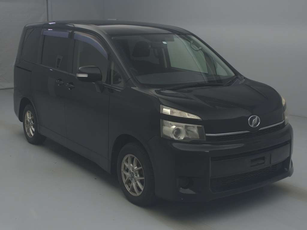 2011 Toyota Voxy ZRR70G[2]