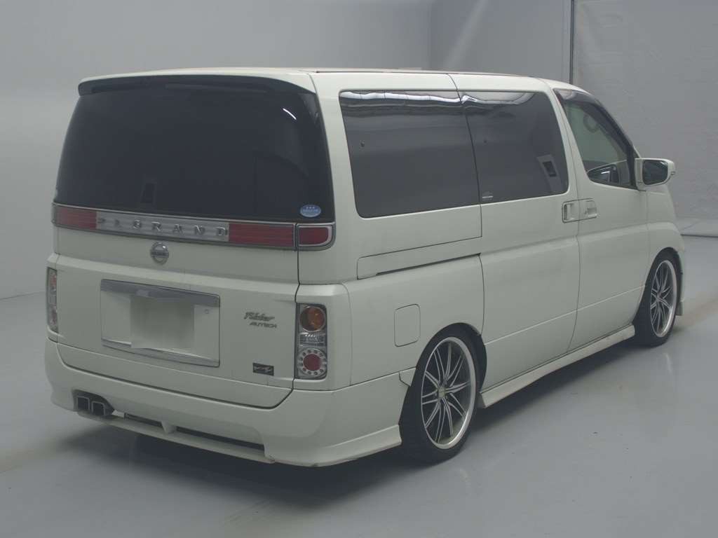 2007 Nissan Elgrand E51[1]