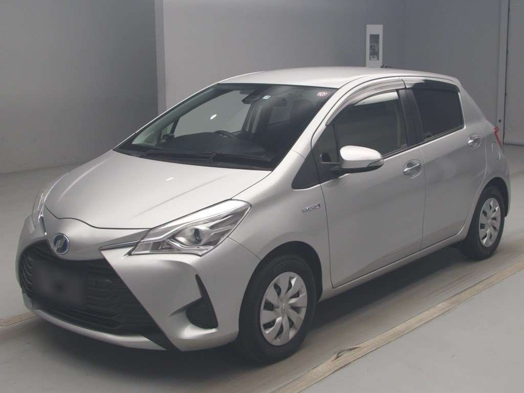 2017 Toyota Vitz NHP130[0]