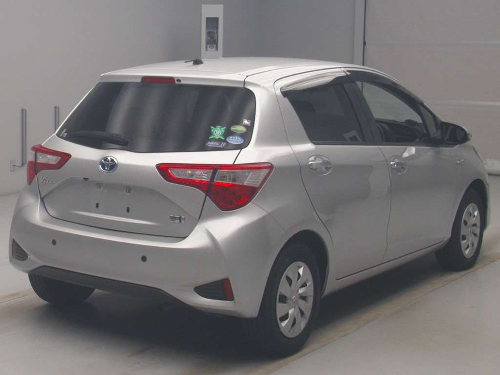 2017 Toyota Vitz NHP130[1]