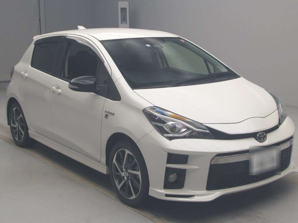 2018 Toyota Vitz NHP130[2]