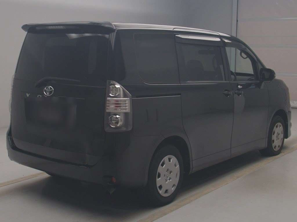 2009 Toyota Voxy ZRR70G[1]