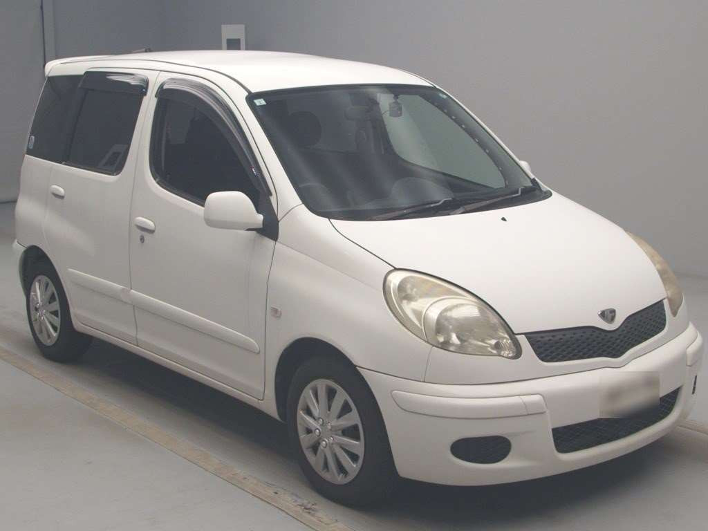 2003 Toyota Fun Cargo NCP20[2]