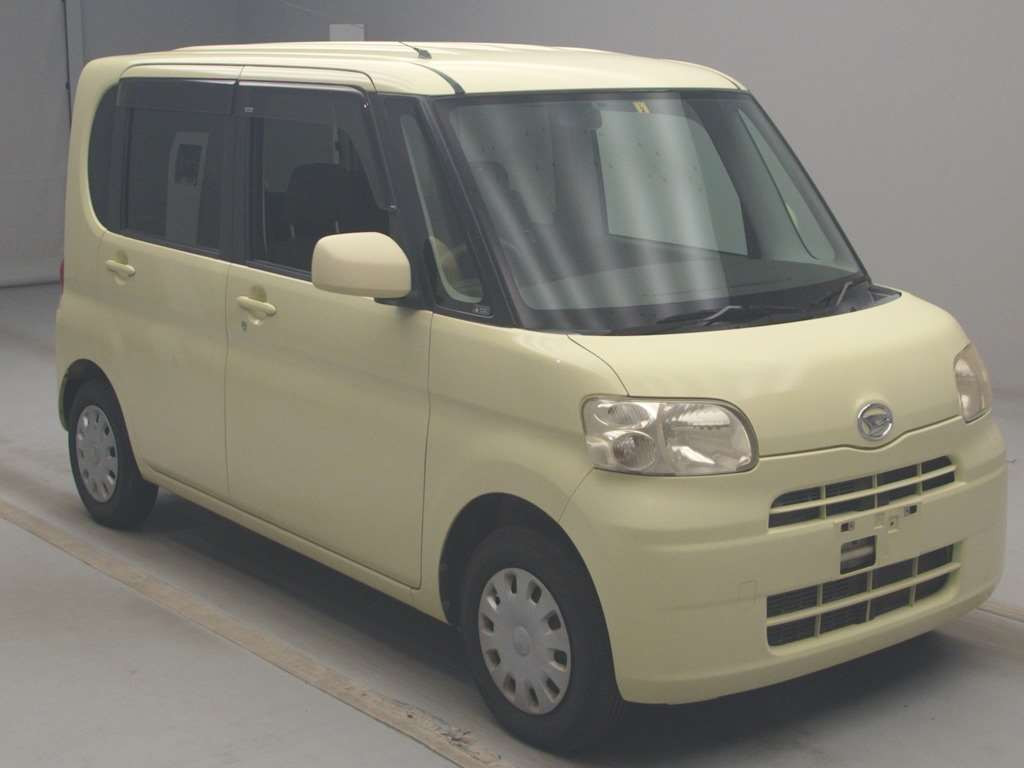 2010 Daihatsu Tanto L375S[2]