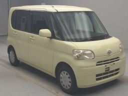 2010 Daihatsu Tanto