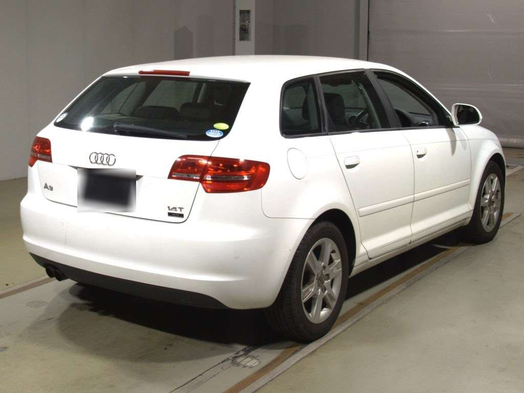 2010 Audi A3 8PCAX[1]