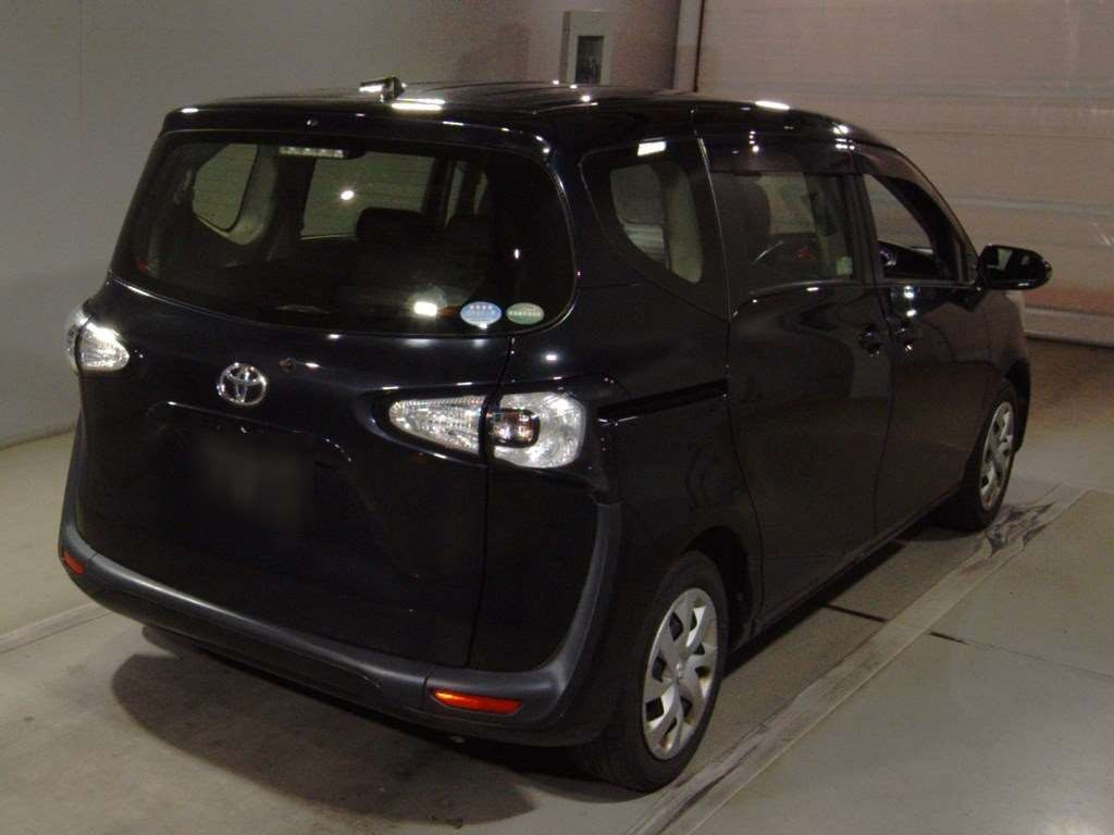 2015 Toyota Sienta NSP170G[1]