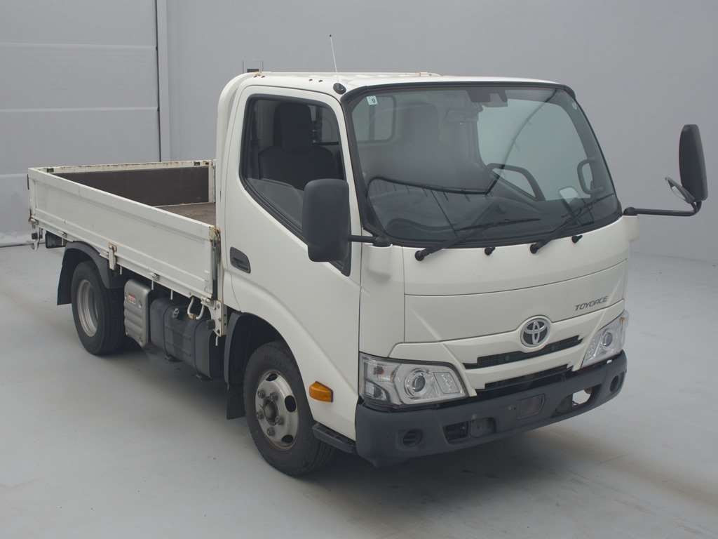 2019 Toyota Toyoace Truck XZC605[2]