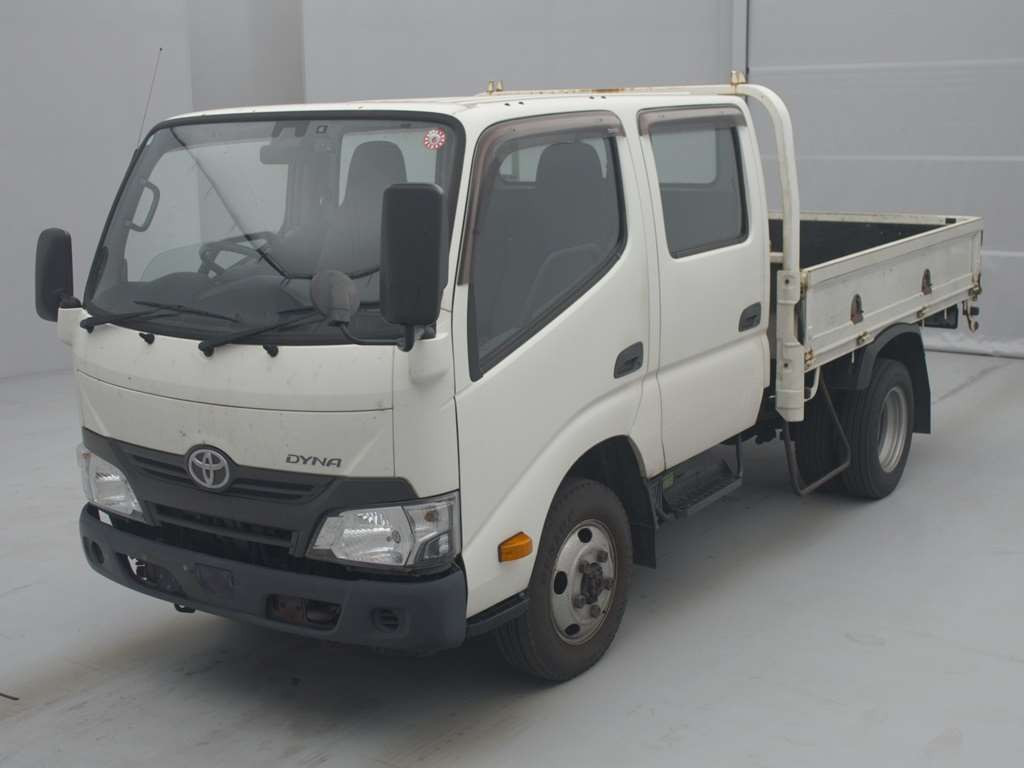 2018 Toyota Dyna Truck XZU685[0]