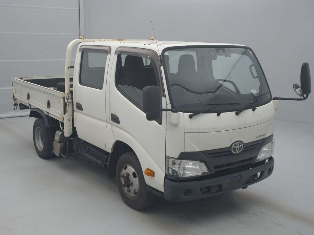 2018 Toyota Dyna Truck XZU685[2]