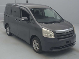 2010 Toyota Noah