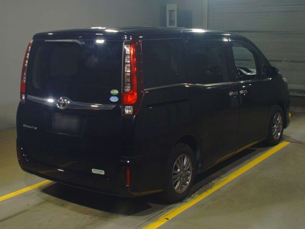 2015 Toyota Esquire ZRR80G[1]