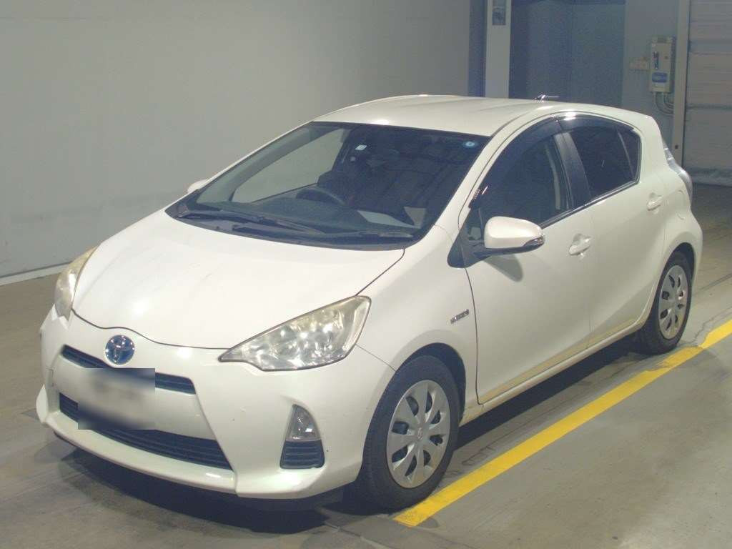 2013 Toyota Aqua NHP10[0]