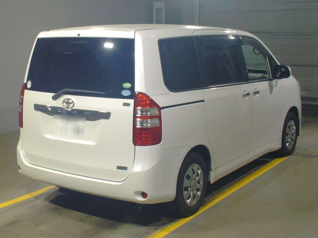 2012 Toyota Noah ZRR70G[1]