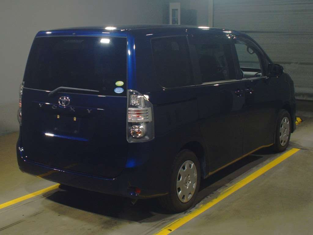 2008 Toyota Voxy ZRR70G[1]