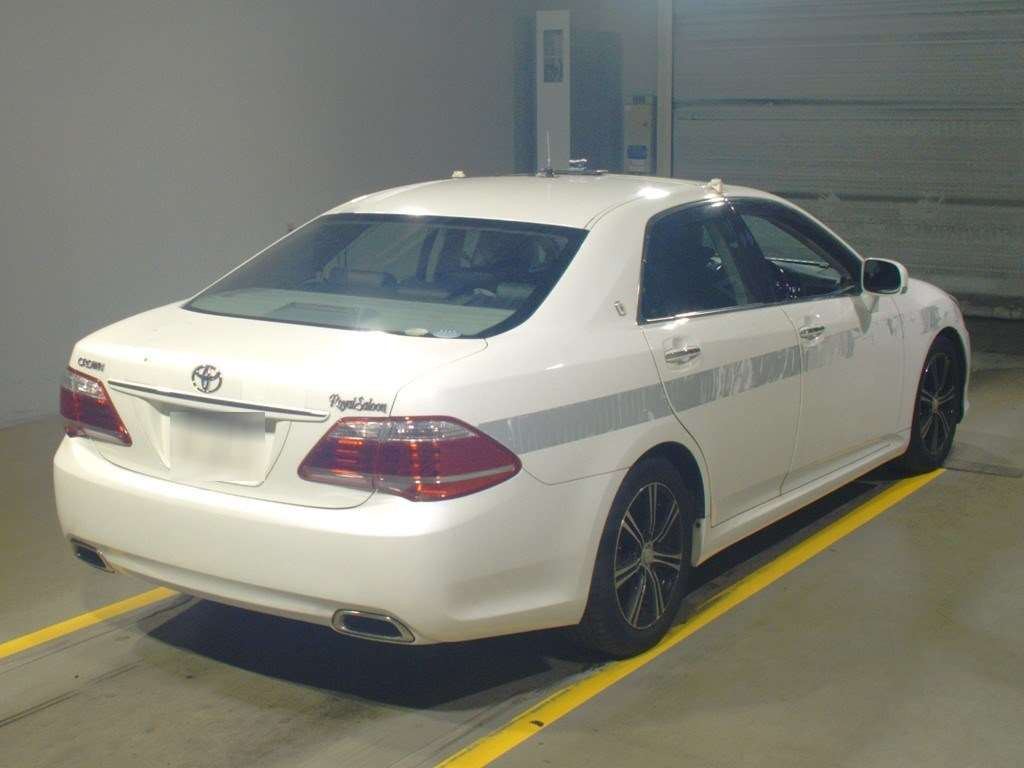 2011 Toyota Crown GRS200[1]