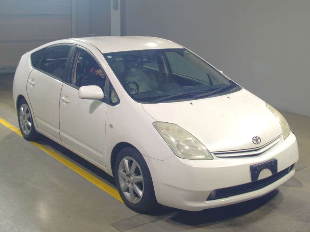 2005 Toyota Prius NHW20[2]