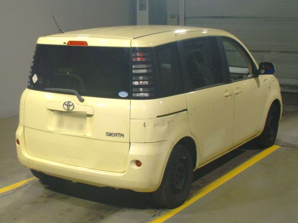 2004 Toyota Sienta NCP81G[1]