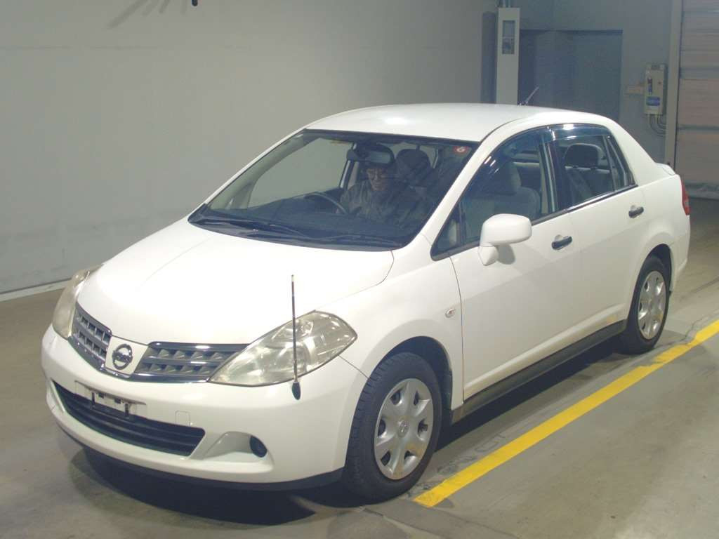 2011 Nissan Tiida Latio SC11[0]